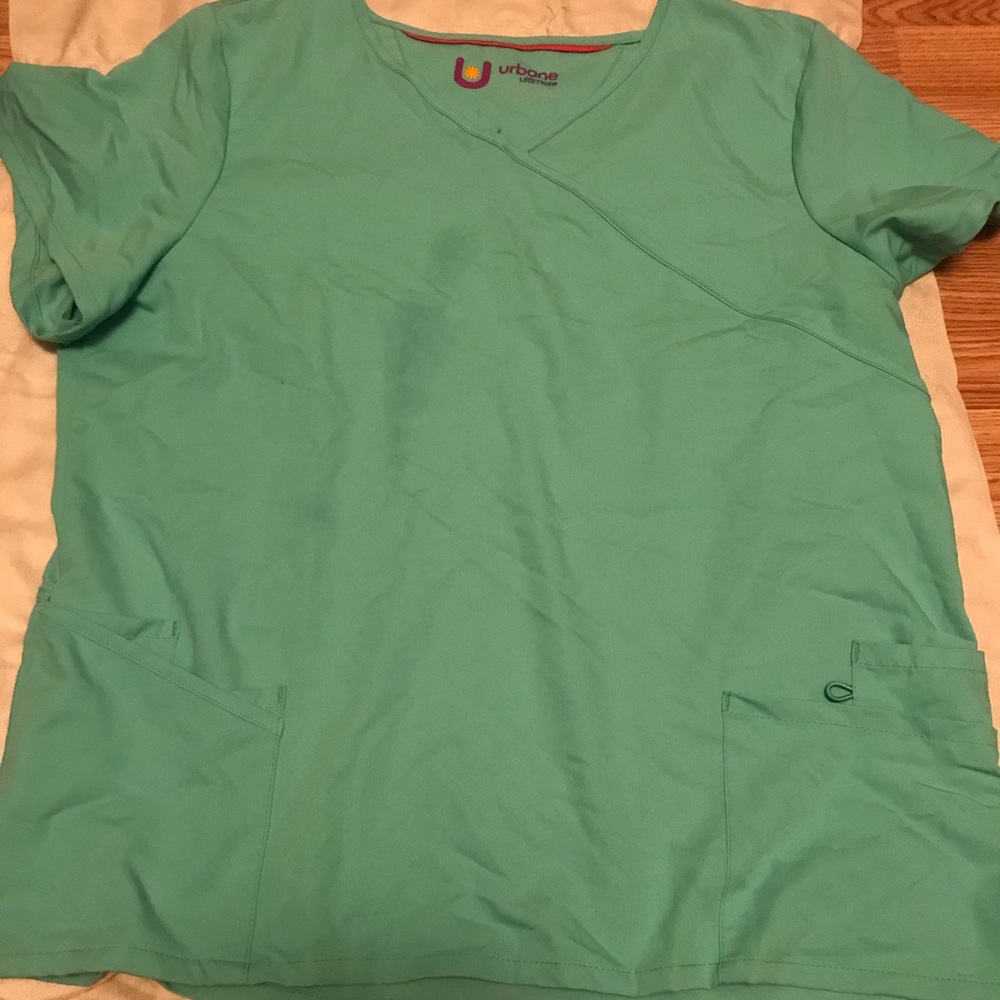 Sea foam colored scrub tops blouse π - Picture 1 of 7